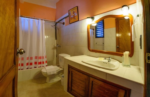 Municipality of Diez de Octubre Hotel | Ksa Angy