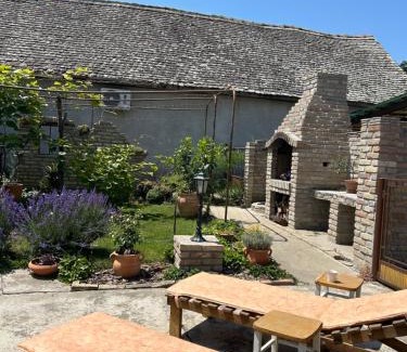 Feketic House | Kuća na selu “ANNA”
