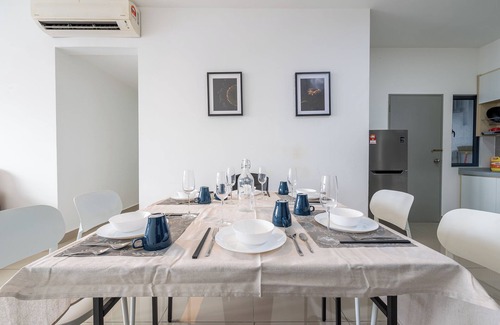 Taman Pertama Apartment | Kuala Lumpur Skyline CityView Comfort Home