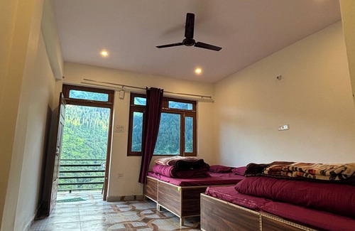 Gobind Dham House | Kuari Pass Inn