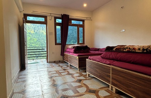 Gobind Dham House | Kuari Pass Inn