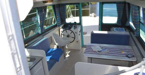 Zeuthen Boat Rental | Kuhnle-Tours Bootshaus Zeuthen