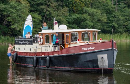 Muritz Boat Rental | Kuhnle-Tours Hafendorf Müritz