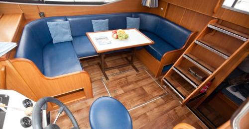 Muritz Boat Rental | KUHNLE-TOURS Schlafen im Hafen