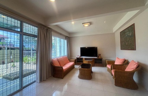Taman Liong Seng House | Kumpang Homestay 25 Kuching