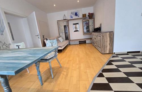 Spitz Apartment | Kunst Apartment im Schwalbenhaus