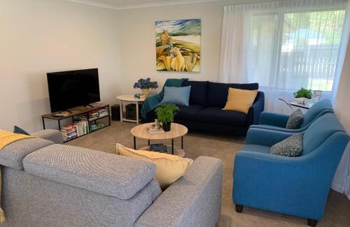 Kurow House | Kurow House on Bledisloe - A2O Cycle Trail Oasis.