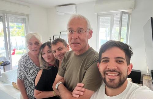 Casalzuigno House | Kurt e famiglia