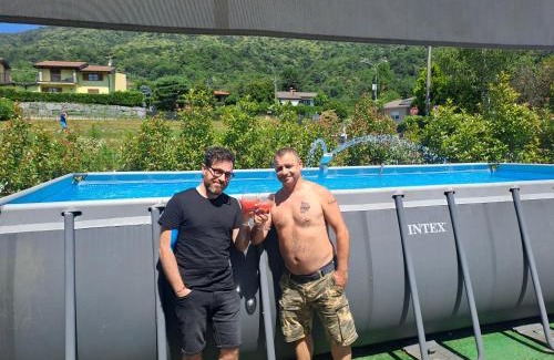 Casalzuigno House | Kurt e famiglia