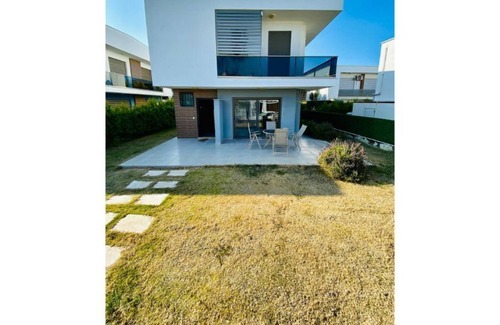 Yavansu Mahallesi House | Kusadası'nda muhtesem havuzlu private villa avm
