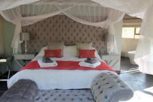 Thorny Bush Game Reserve Cabin | Kusudalweni Safari Lodge and Spa