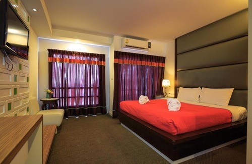 Nai Mueang Hotel | Kwan Ruen Park