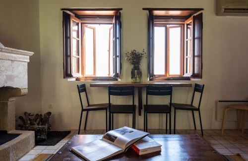 Monemvasia House | Kyklamino Castlehouse