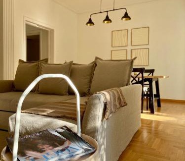 Agios Panteleimonas Apartment | Kypseli Modern Nest