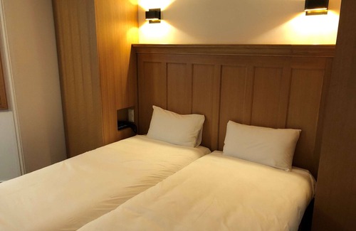 Creil Hotel | Kyriad Creil - Chantilly Nord