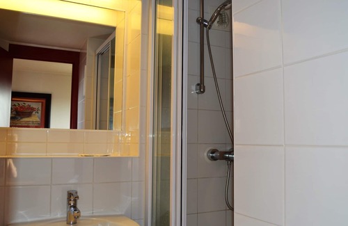 Creil Hotel | Kyriad Creil - Chantilly Nord