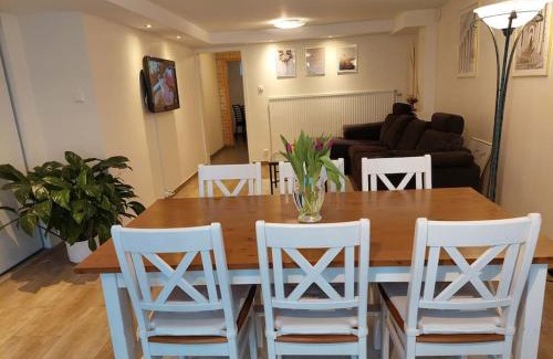 Partille Apartment | Lägenhet på landet nära stan