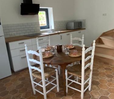 Saint-Martin-d'Ardeche House | Lézardéchois