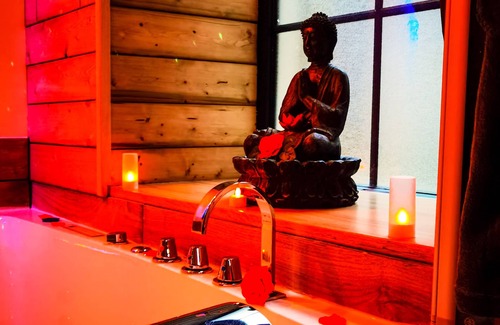 Brie-Comte-Robert Condo | L'éden: private Jacuzzi
