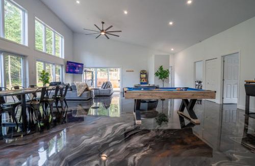 La Patrie Ski Chalet | L'Étoile Brillante, Spa, River, Pool Table