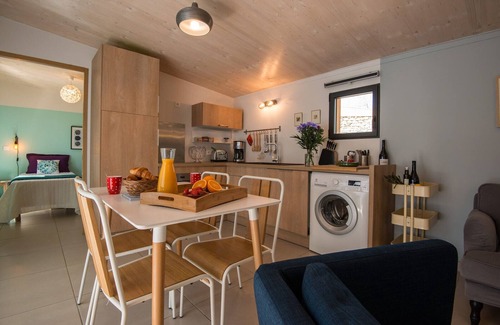 Payzac House | L'ôlive, 4-person gîte with swimming pool