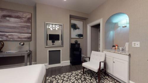 Bay Village Apartment | L 3-33 Stylish Private Studio in Boston!