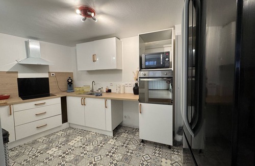 Ecommoy Apartment | L'Agréable - Suite - Circuit - Rêve au Mans