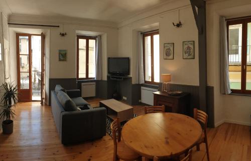 Saint-Bonnet-en-Champsaur Apartment | L'appart aux volets rouges