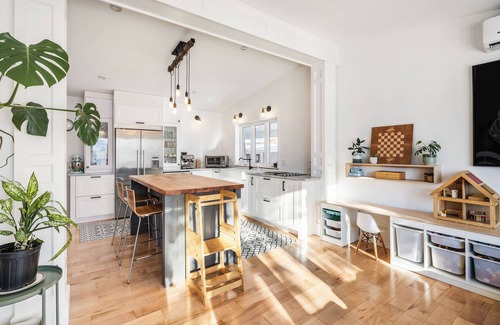 Saint Louis House | L'artiste urbain - 4-bedroom family home.
