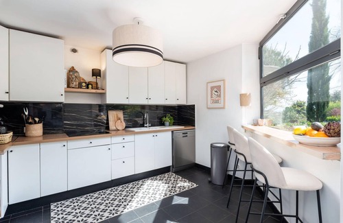 Saint-Didier-au-Mont-d'Or Villa | L'atelier - Charming House with swimming pool and garden