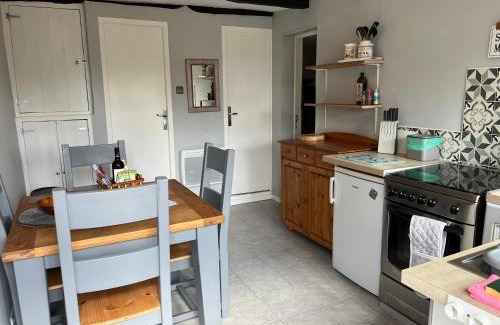 Corgnac-sur-l'Isle Apartment | L'atelier aux fleurs sauvages Rebeuse Full of nature