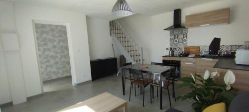Sainte-Marguerite-sur-Duclair House | L'AUSTREBERTHE gite des Abbayes Du Val De Seine