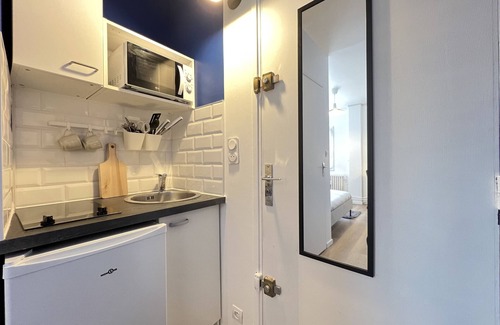 Fontaine-Bayonne-Cartoucherie Apartment | L'azur - Cozy Studio near tram & city center