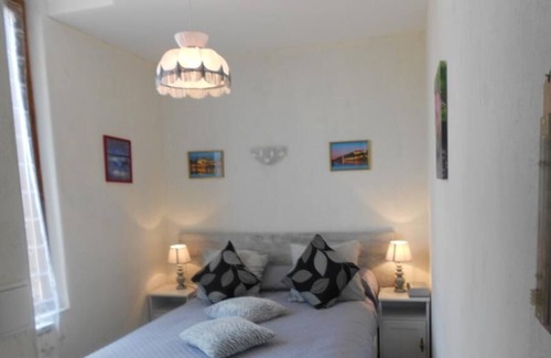 Saint-Nicolas-des-Motets Bed & Breakfast | L'eclipse