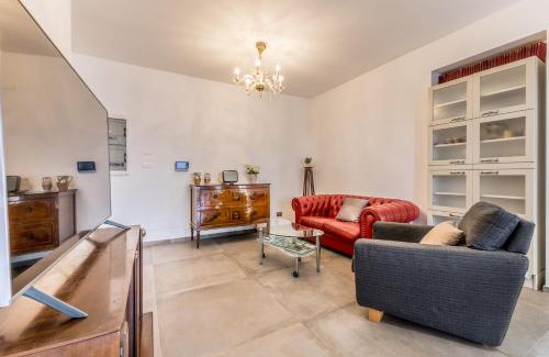 Quartiere XX Ardeatino Apartment | L'elegante Casa Di Anna - Roma EUR