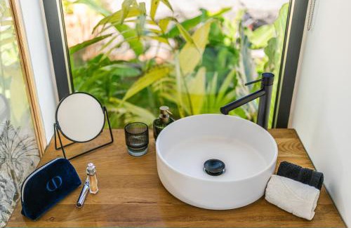 Trois Mares Villa | L'Empreinte-Oasis de Sérénité au Coeur d'un jardin tropical