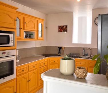 Pointe-a-Pitre House | L'ESCALE, Chambre dans appartement partagé, bedroom in shared appartment