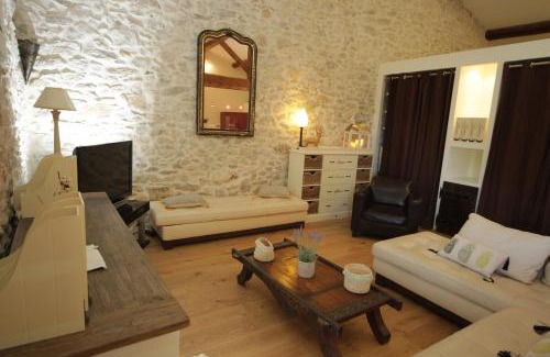 Saint-Paul-et-Valmalle Apartment | L'Estaou de Julie- Meublé de Tourisme 4 Étoiles