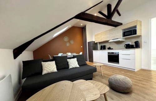 Montlucon Apartment | L ' Ibiza