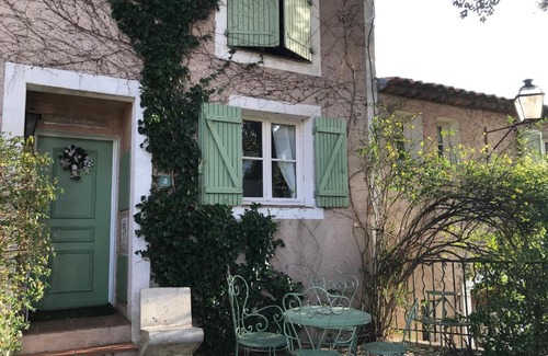 Gassin House | L'ombre de la Glycine du Golfe de Saint Tropez