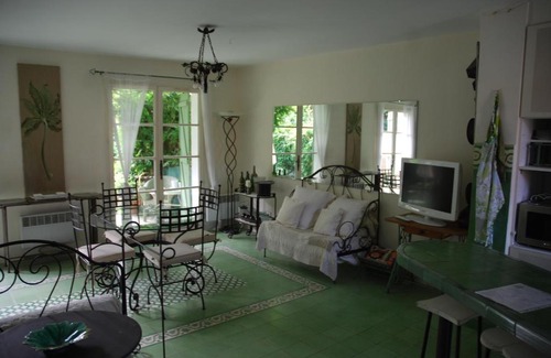 Gassin House | L'ombre de la Glycine du Golfe de Saint Tropez