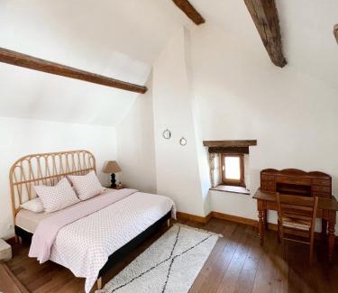 Molosmes House | L'Orée des Vignes - Maison Cosy avec Jardin Clos