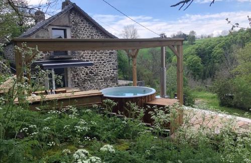 Saint-Front House | L'orée du Mézenc et son bain nordique privatif