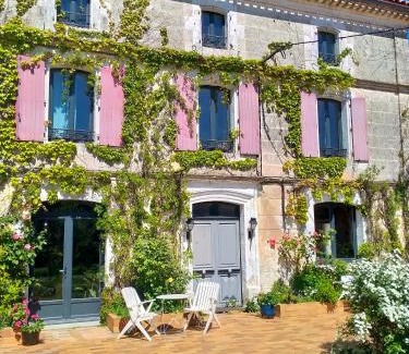 Vouzan Bed & Breakfast | L'oree du Bois - Chambres independante