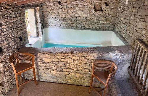 Claret House | L'Ostal des Embruscalles