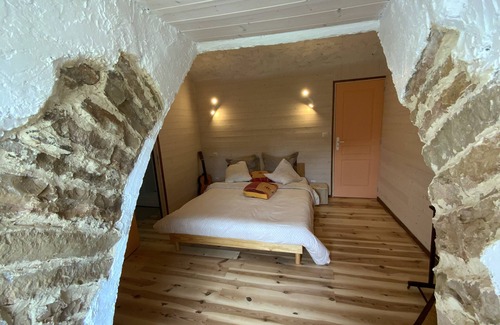 Saint-Georges-de-Levejac Bed & Breakfast | L'Oustaliere, BARBARA room, spa and sauna access