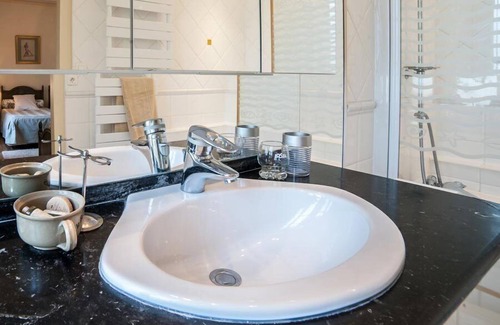 Bourges Bed & Breakfast | L'Oustal
