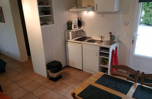 Villeneuve-sur-Lot House | La Bakénia, gite T2 "Nissou" with pool and air conditioning
