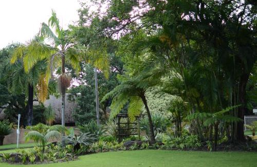 Tzaneen House | La Barune Guest House