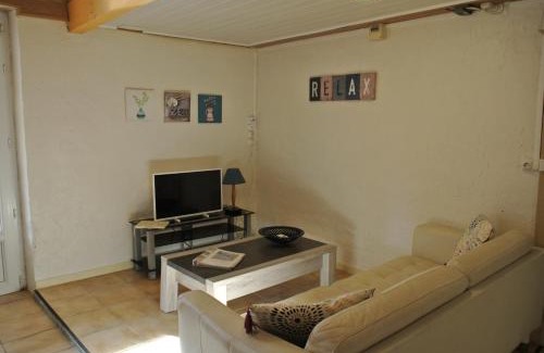 Gontaud Apartment | La Batisse